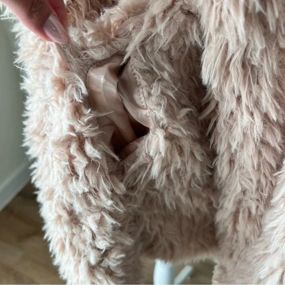 Plush Faux Shearling Jacket - Picture 4 of 7